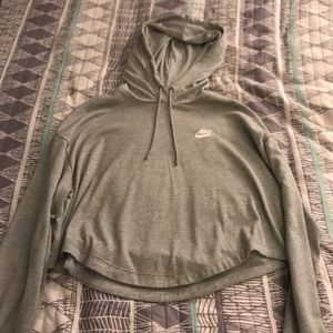 nike cropped hoodie